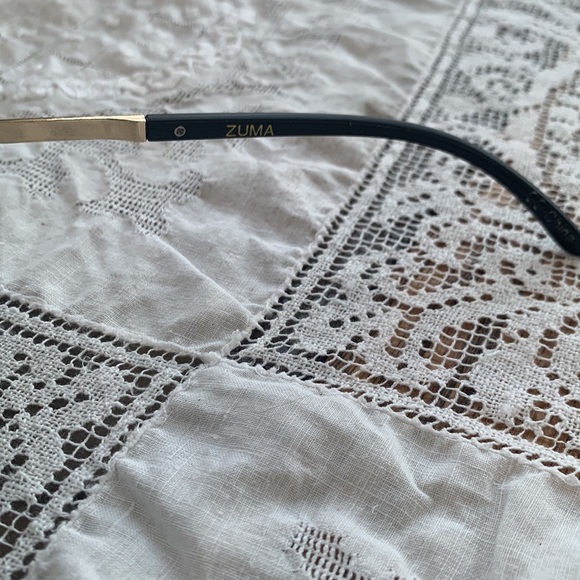 I-SEA Zuma Black/Gold Sunglasses - Picture 2 of 3